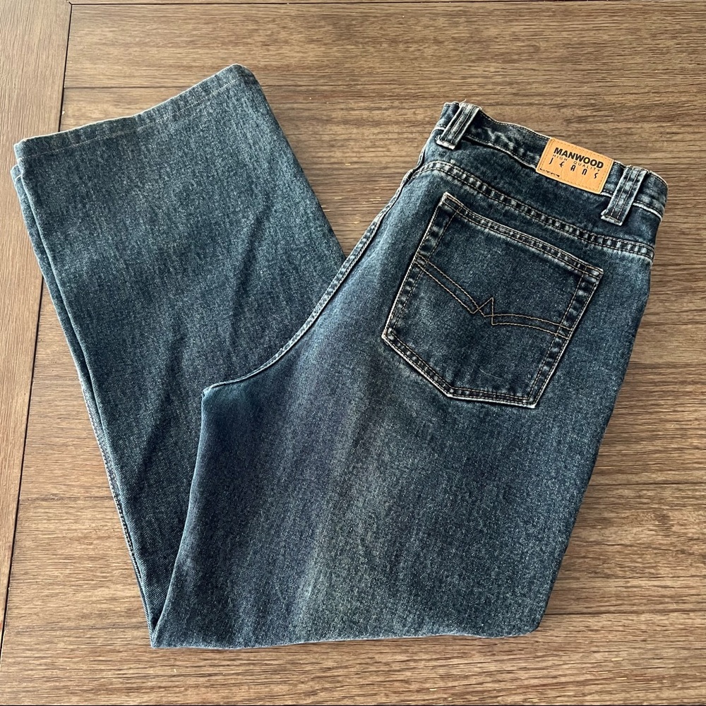Classic Blue Straight Jeans with Vintage Wash